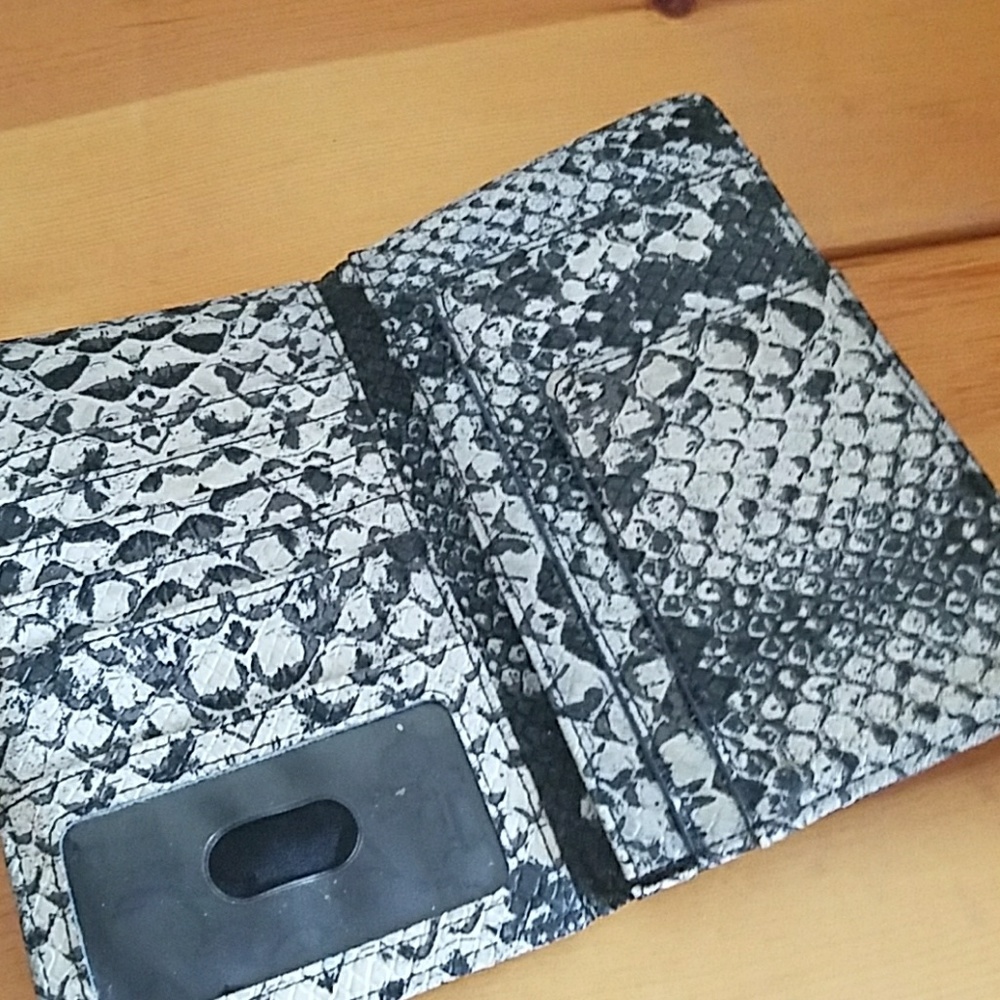 Marc Jacobs Multiple Compartment Wallet - image 2